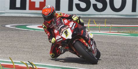 Superbike Magny Cours Bautista Vince Gara 2 Razgatlioglu E Rea Sul Podio