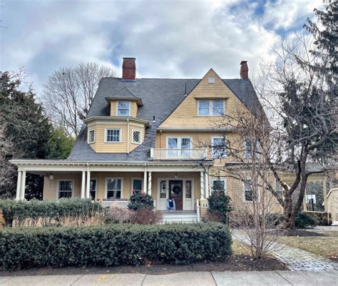 Queen Anne – Buildings of New England