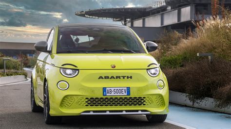 Abarth E Ponemos A Prueba El Primer Abarth El Ctrico