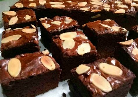 Resep Fudgy Brownies Shiny Crust Oleh Yuliana Menjoi Cookpad