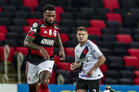 Flamengo vence Vasco no Maracanã e cola no líder Inter Esportes DP