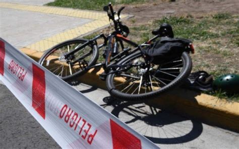 Ciclista falleció al ser atropellado por una volqueta en Bogotá