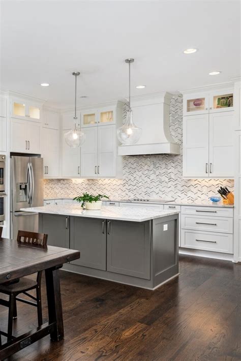 30+ White Cabinets With White Backsplash Ideas