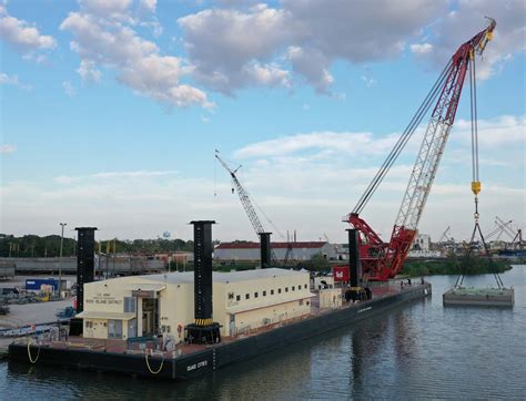 Usace Floating Crane Quad Cities