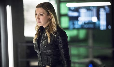 Arrow Season 5 Stephen Amell Talks About Laurel Lance S Return In Midseason Finale Ibtimes Uk