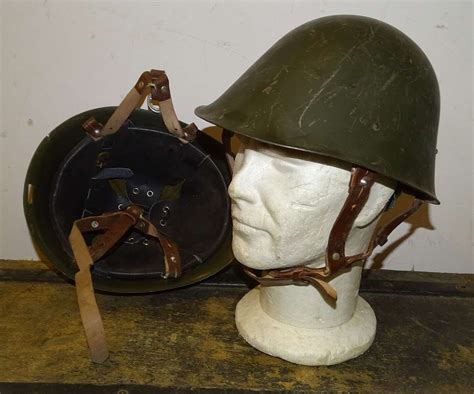 Casque Roumain M 73 époque guerre froide