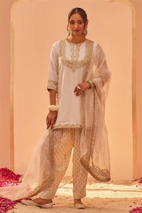 Buy Ivory Kurta Silk Chanderi Embroidery Tilla Round Nafisah Yoke