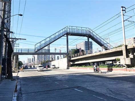 This Footbridge From Manila Philippines It Has Been Joked As Mount