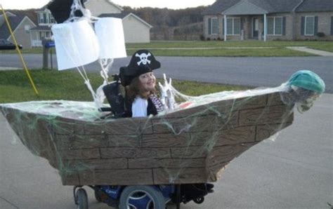 20 Awesome Parents Who Made Brilliant Halloween Costumes For Kids And ...