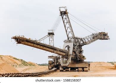 Giant Bucket Wheel Excavator Biggest Excavator Stock Photo 1588158307 | Shutterstock