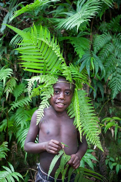 ANTOINE BOUREAU Portrait de Mangao 8 ans Yakel île de Tanna