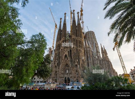 Fa Ade De La Nativit De La Sagrada Familia Glise Catholique De