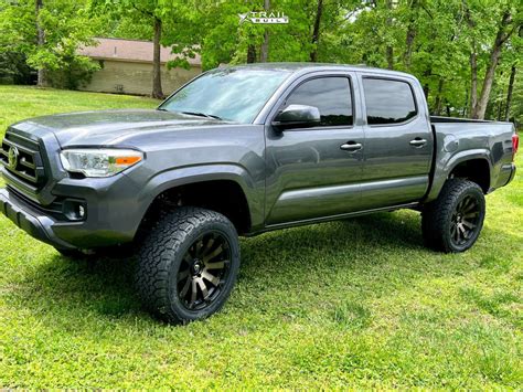 Toyota Tacoma 2022 Lifted