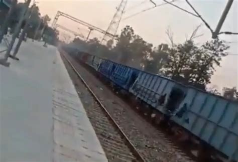 Train Run Without Driver अजब गजब ट्रेन बिना ड्राइवर के ही 70 से 80