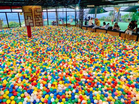 Largest Outdoor Ball Pit In The Philippines At Larry S Hill In Amaya View