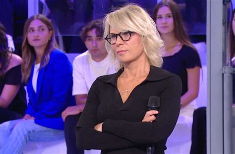 Devo lasciare Amici è un dolore grande Maria De Filippi riceve la