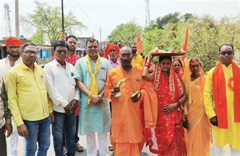 श्री श्री 108 श्री हनुमंत महायज्ञ का हुआ शुभारंभ निकली कलश यात्रा