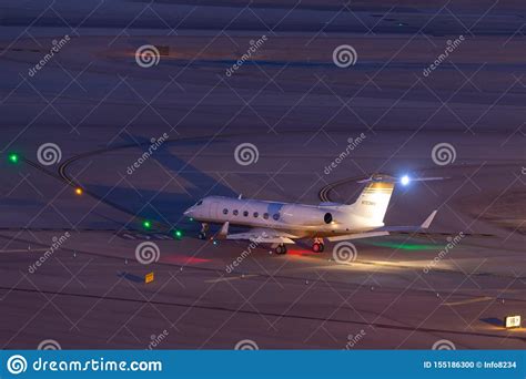 Gulfstream G 550 Luxury Business Jet N128gv Departing Mccarran International Airport Las Vegas