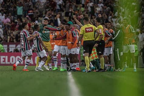 Vamos classificar lá comenta Caio Henrique em postagem do Fluminense