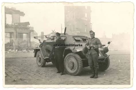 ORIG FOTO PANZERAUFKLÄRER SdKfz 222 Panzerspähwagen in ROUEN