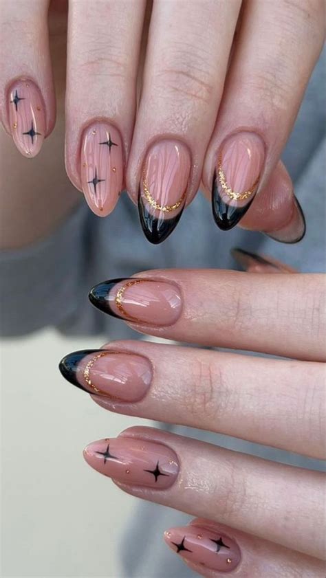 30 Elegant Black Nail Art Ideas For A Glamorous Touch