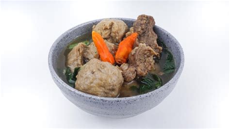 Premium Photo | Bakso meatball soup in gray bowl indonesian cuisine