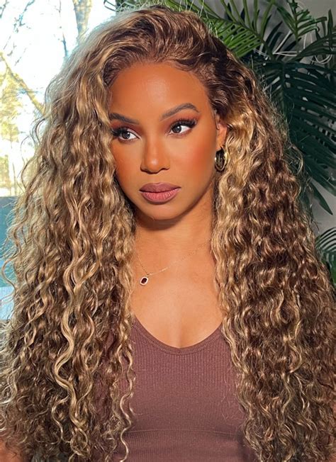 Honey Blonde Highlights Ideas Vibrancy On Dark Brown Natural Curls