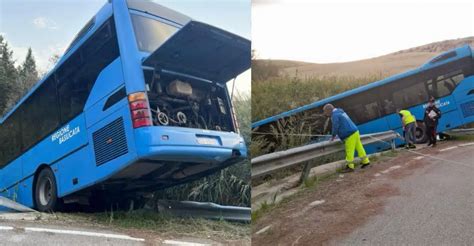 Tragedia Sfiorata A Matera Bus Di Studenti Precipita In Un Burrone