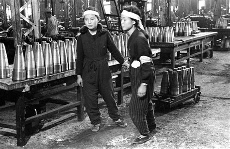 Photo Female Munitions Factory Workers Kokura Fukuoka Prefecture