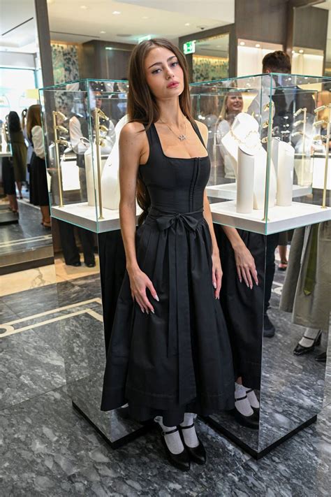 Leni Klum Busty Dirndl Oktoberfest Hot Celebs Home