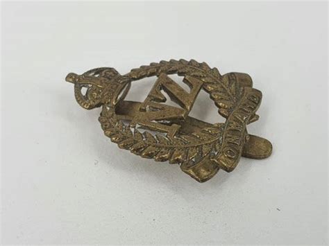 Wwii New Zealand Onward Cap Badge Trade In Military