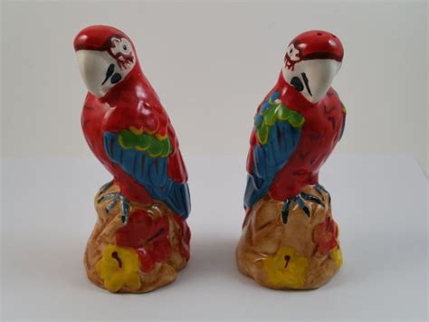 Scarlet Macaw Salt And Pepper Shakers Ceramic Scarlet Macaw Etsy