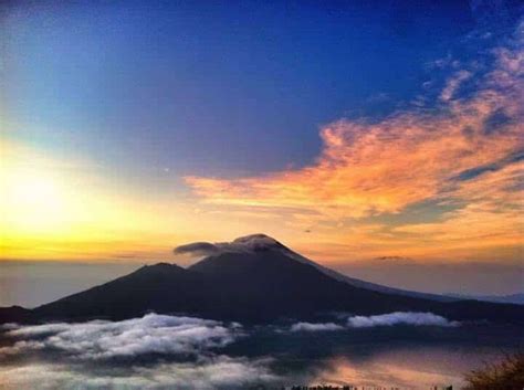 mount agung  pasar agung bali trekking