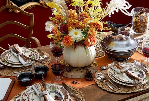 11 Festive Thanksgiving Table Ideas