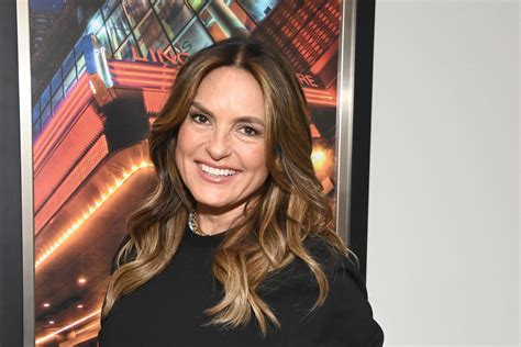 Mariska Hargitay Reacts To Stabler S Last Scenes On Law Order SVU