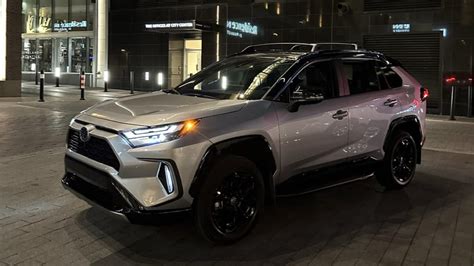 2024 Rav4 Hybrid Xse Silver Ethyl Janessa