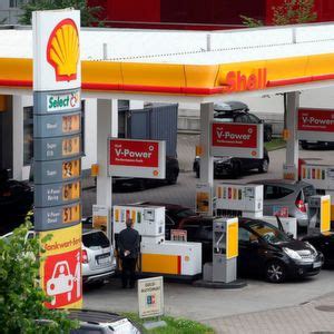 Shell R Stet Erste Tankstellen Mit Lades Ulen F R Elektroautos Aus