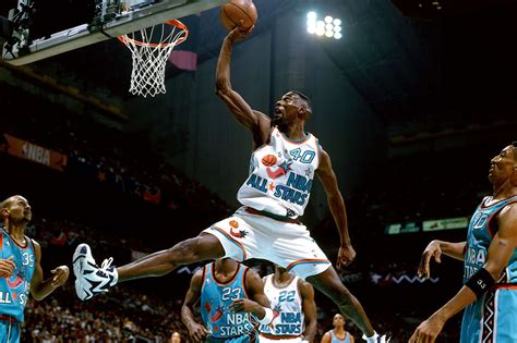 Shawn Kemp showing his athleticism in the NBA All-Star Game : r/NBAimages