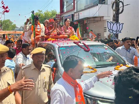 The Road Show Started After Thakurjis Darshan Bhilwara News