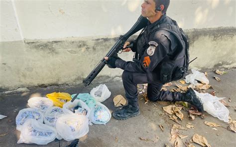 Dois Homens São Presos E Um Adolescente é Detido Em Belford Roxo Rio