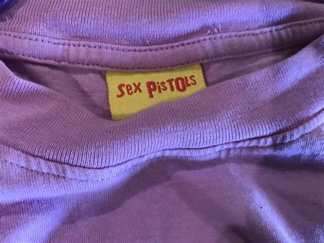 Official Merchandise Sex Pistols Pretty Vacant Pink T Gem