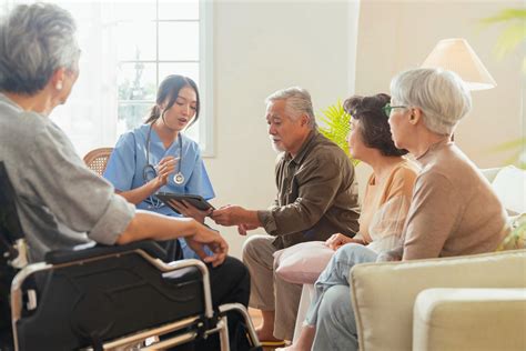 5 Ways Technology Can Solve Senior Care Centre Challenges