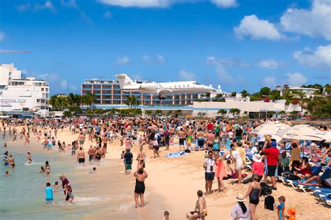 Image of Maho Beach by Mathew Browne | 1003289 | PhotoHound