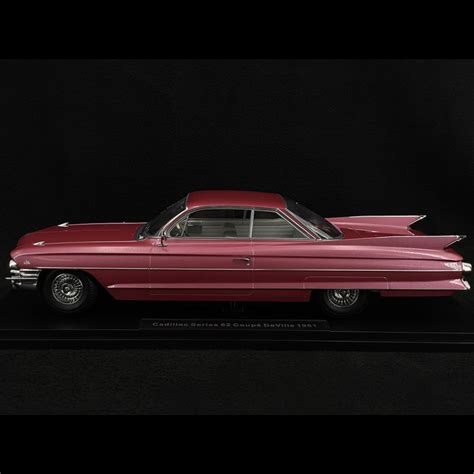 Cadillac Deville 62 Coupe 1961 Rose Fontana Métallique 1 18 KK Scale