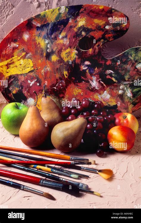 Artists Brushes Palette Hi Res Stock Photography And Images Alamy