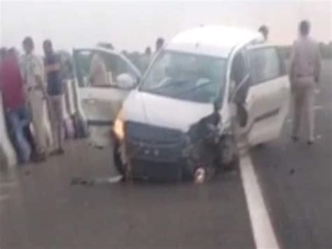 3 People Including A Husband And Wife Died Near Bandikui On Delhi Mumbai Expressway दिल्ली मुंबई