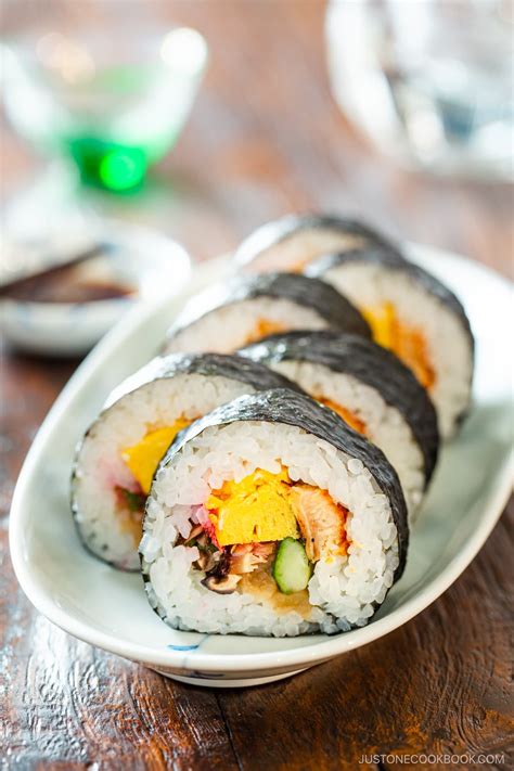 Maki Sushi Maki Sake – SHINZO Sushi Lounge & Grill