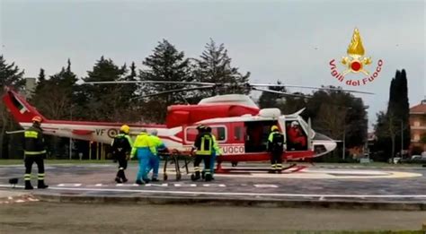 Biker Ferito Dopo Una Caduta Portato In Ospedale Con L Elicottero