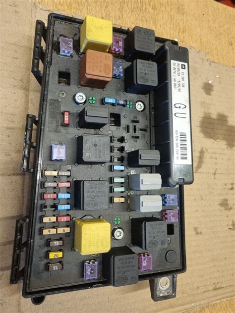 Vauxhall Astra Zafira Uec Under Bonnet Fuse Box 13206748 Gu No Pin No Code Ebay