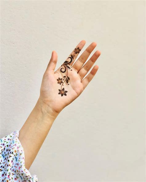 Minimal Floral Mehndi Design Bridal Mehndi Designs Indian Mehandi